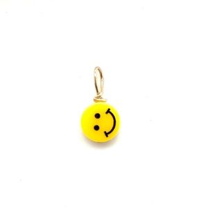 KARLI BUXTON TINY SMILEY FACE CHARM. BRAND NEW.